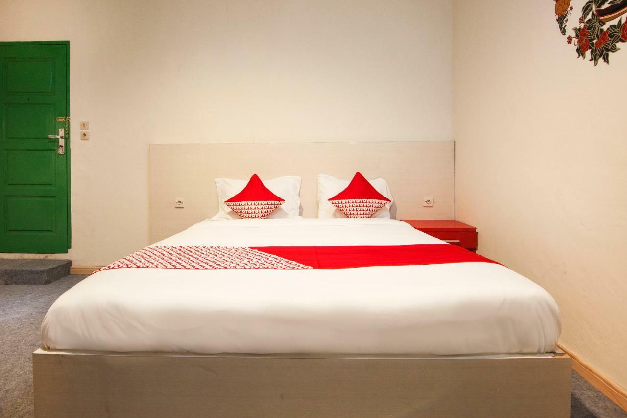 Oyo 529 Hotel Paninda Medan Luaran gambar