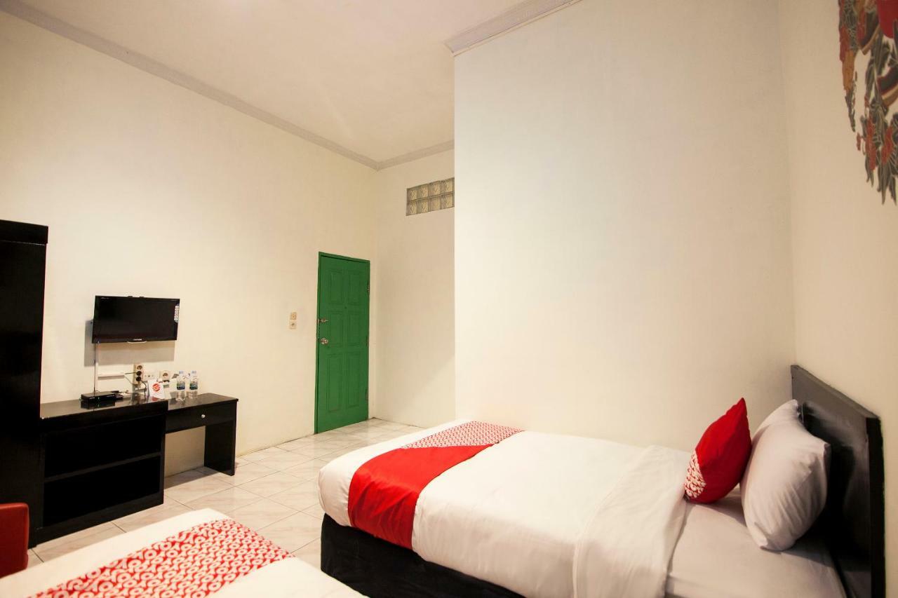 Oyo 529 Hotel Paninda Medan Luaran gambar