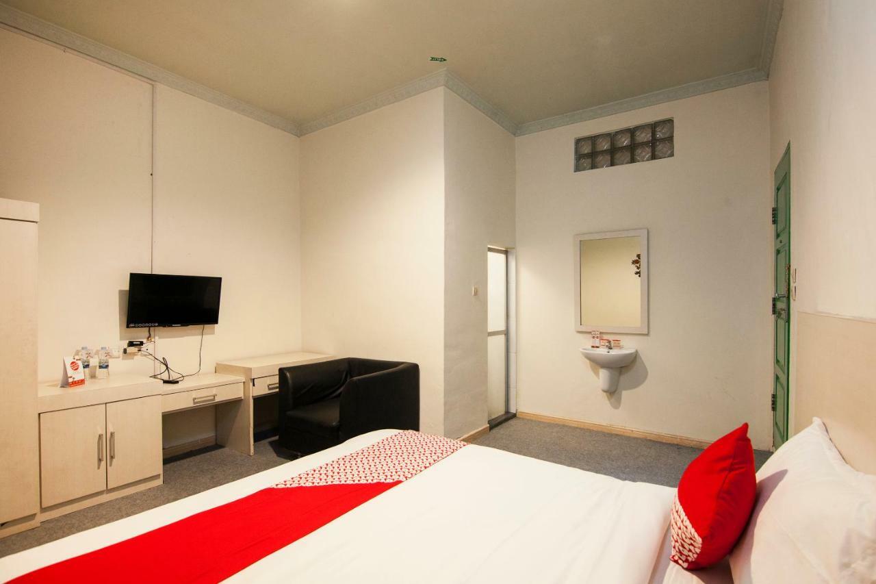 Oyo 529 Hotel Paninda Medan Luaran gambar