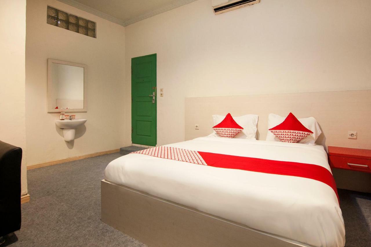 Oyo 529 Hotel Paninda Medan Luaran gambar